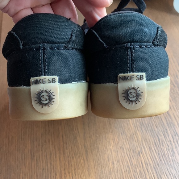 NIKE -  SB Shane Black & Gum Skate Shoes Unisex - Picture 9 of 12